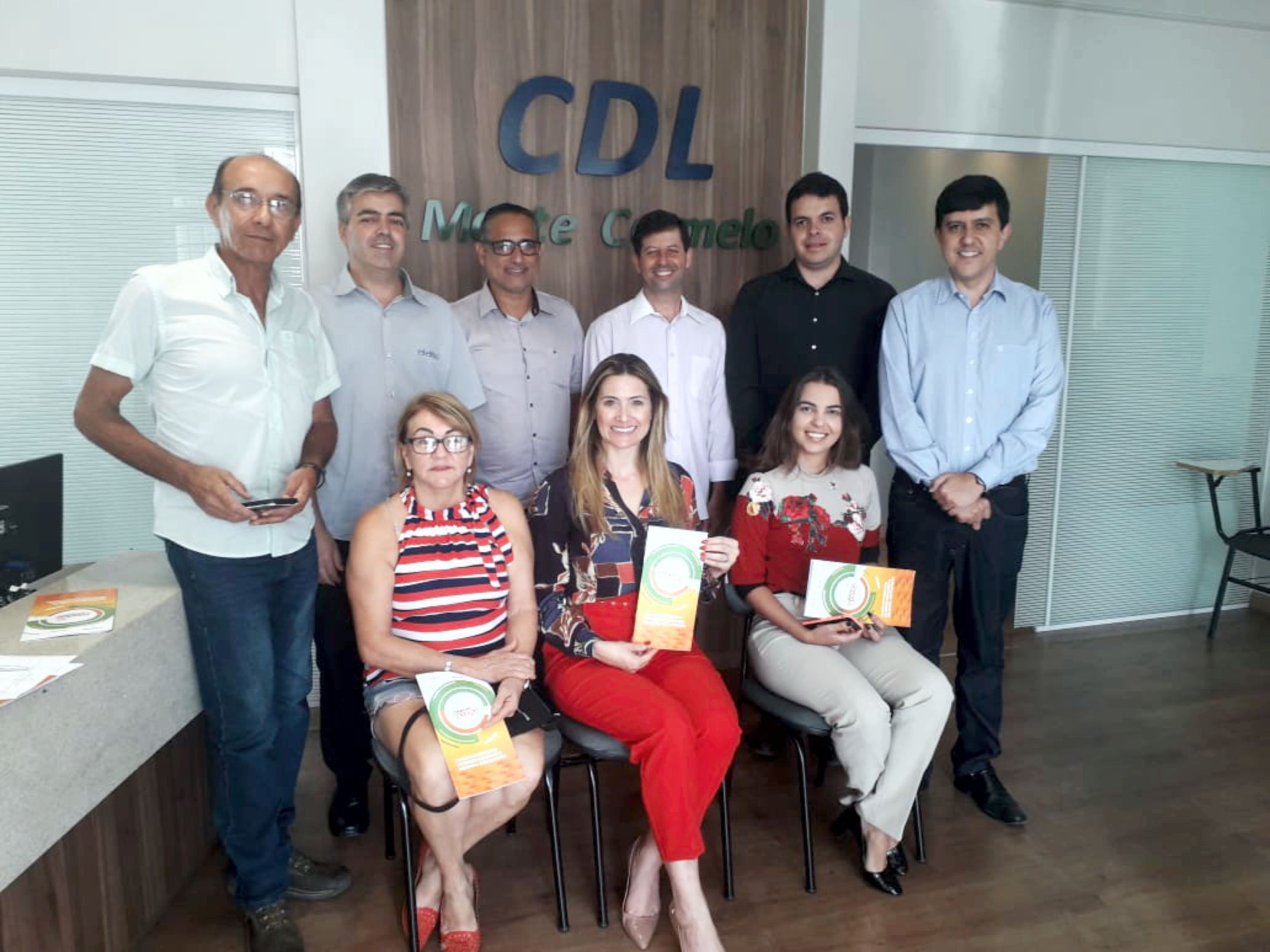 CDL recebe em sua sede a visita da Deputada Federal Greyce Elias e de autoridades municipais