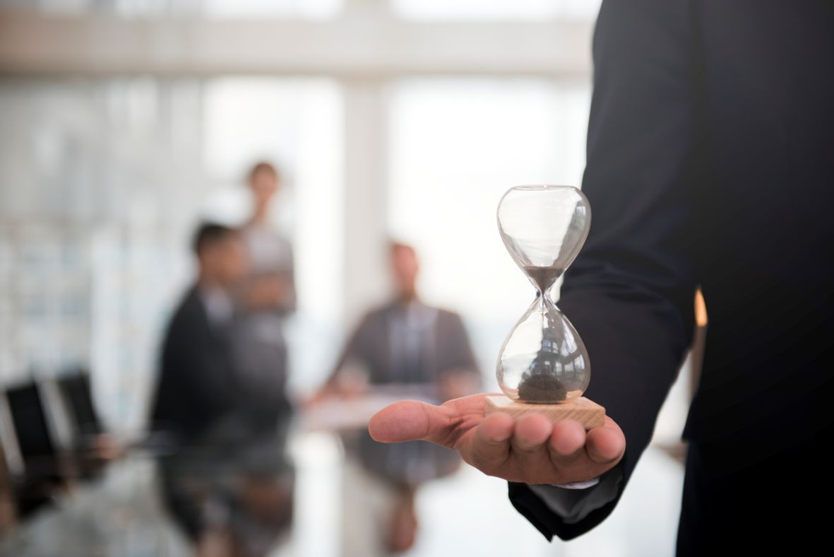 Comércio e serviços devem abrir 130 mil vagas para o fim do ano, projeta pesquisa CNDL/SPC Brasil